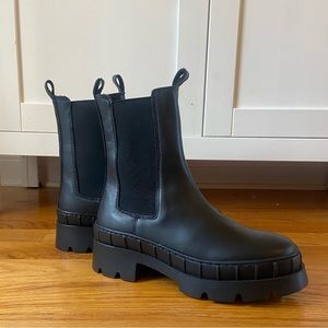 Brand New Steve Madden Black Barclay Boots